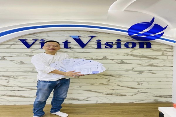 4 chiếc Visa của học viên về đến Vietvision