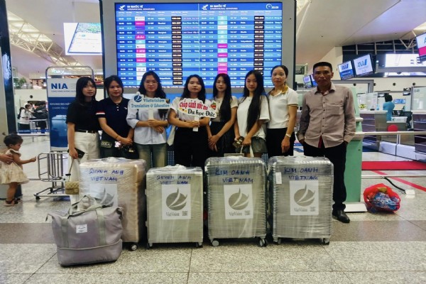 Chuyến đò của 2 cô gái Quảng Bình và Nghệ An