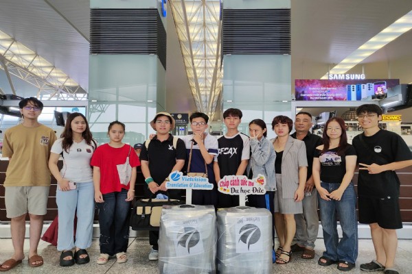 Chuyến bay ngày 5.10 của cậu học trò HN