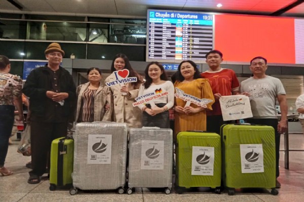 Chuyến bay của hai cô gái Phú Yên và HCM
