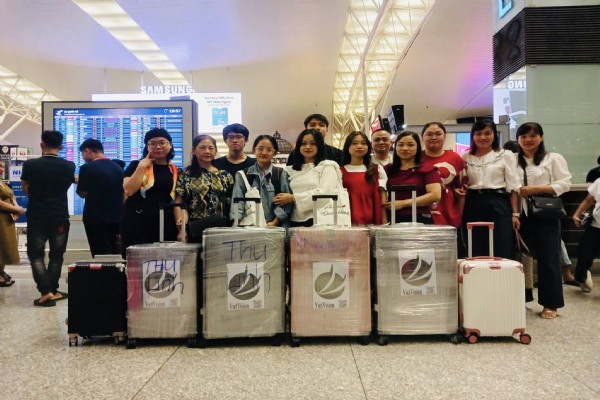 2 học sinh từ Hà Nội đi Đức