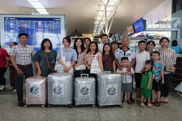 2 cô học trò Vietvision sang Đức học tập